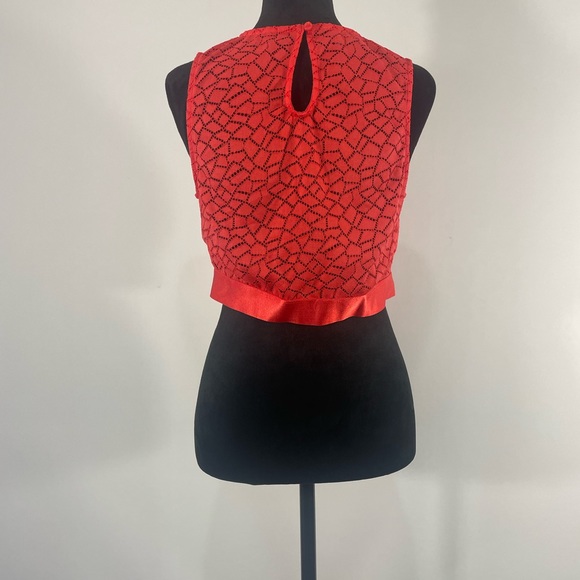 Bebe Red Crop Top Lace, sleeveless with Key hole abs, Size Large - Picture 5 of 11
